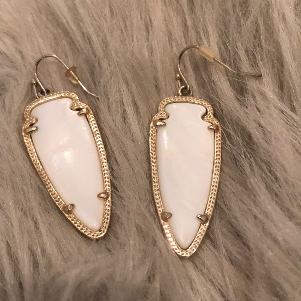 Kendra Scott Sky Earrings in Pearl White & Gold